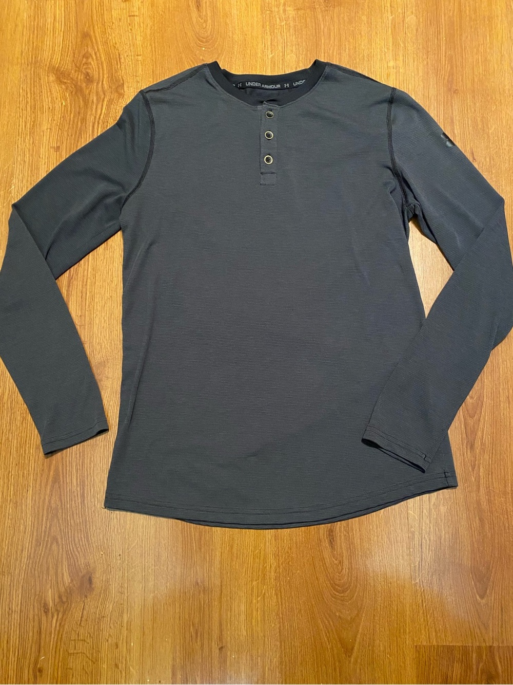 Under Armour Men's Long-Sleeve Henley Heatgear Shirt Medium
